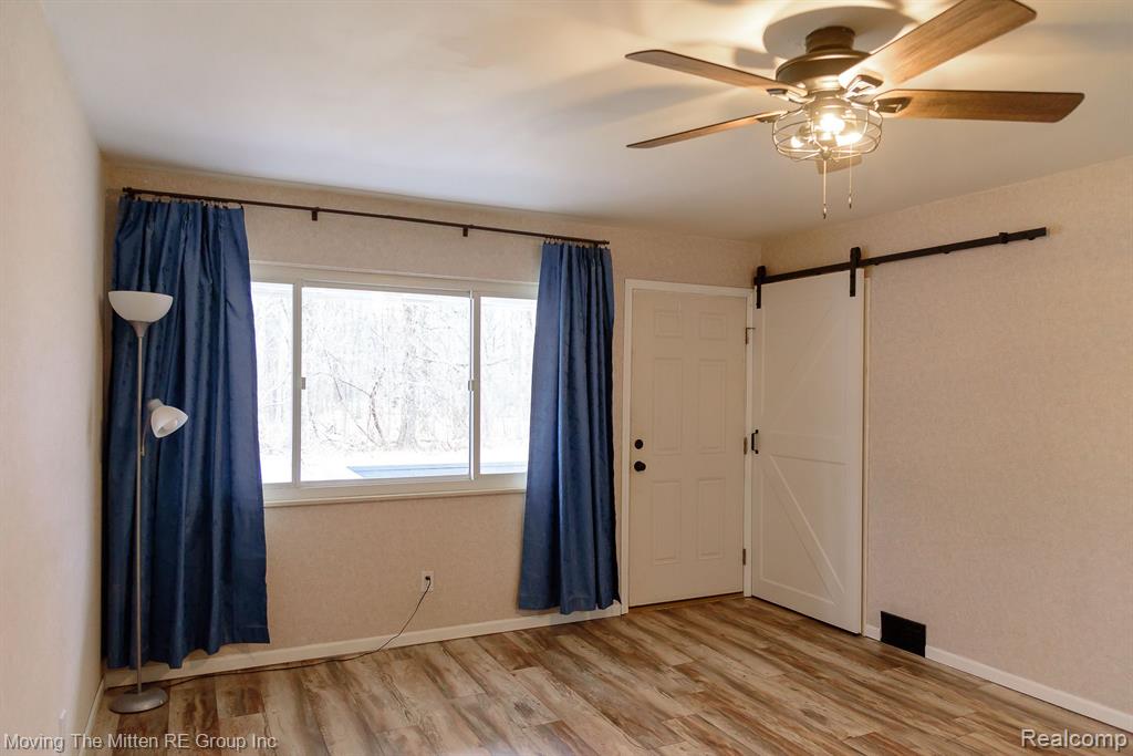 6061 N DOWLING Street, Westland, MI — Photo 2