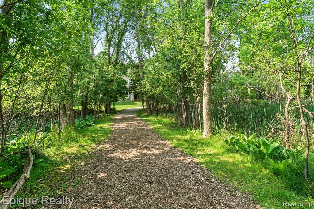 4977 OAK HILL Drive, Waterford, MI 48329 — Photo 29