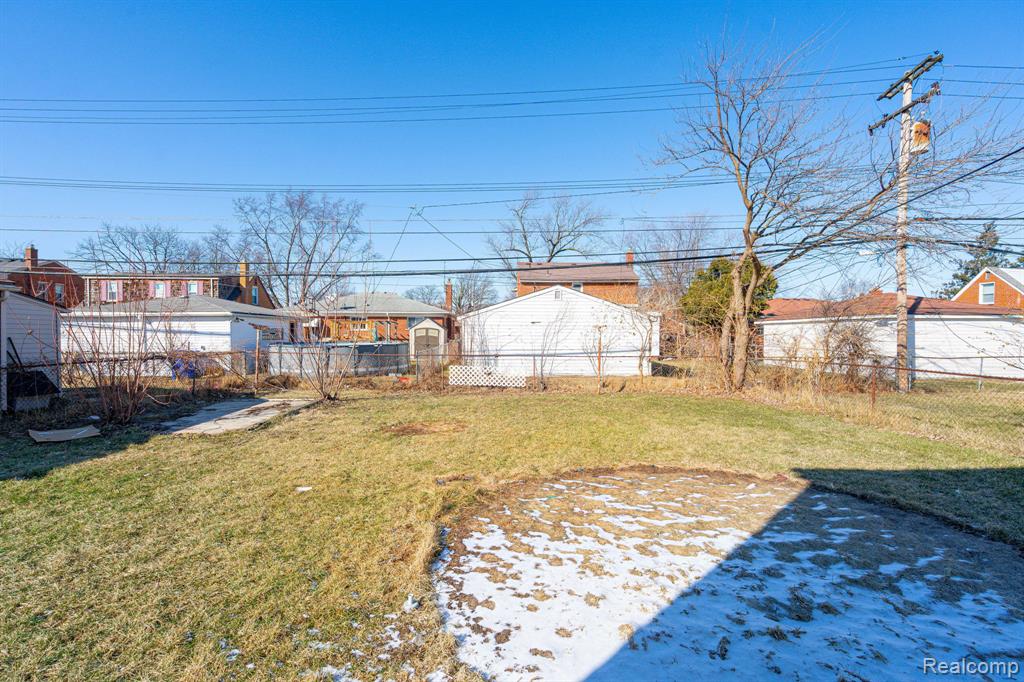 18327 E 13 MILE Road, Fraser, MI 48026 — Photo 6