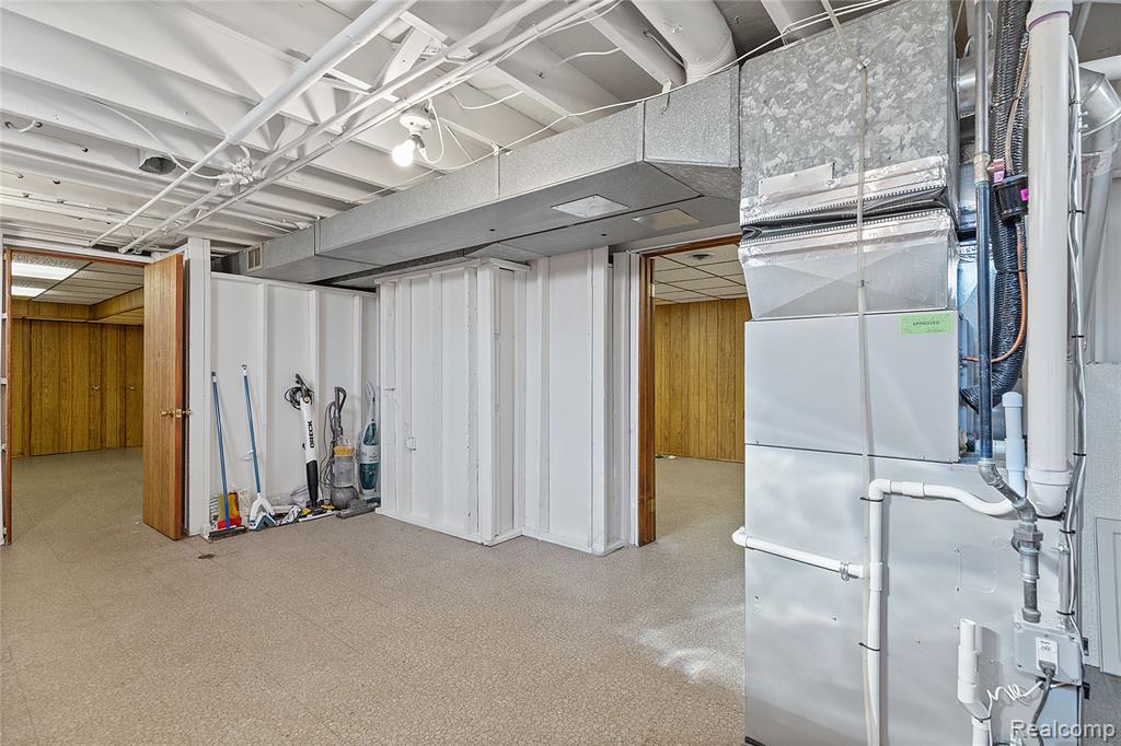 922 Canterbury Drive, Madison Heights, MI 48071 — Photo 31