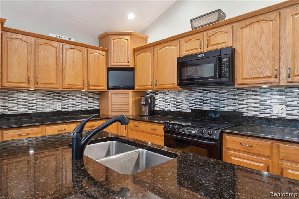 4273 Fairway Lane, Jackson, MI 49201 — Photo 22