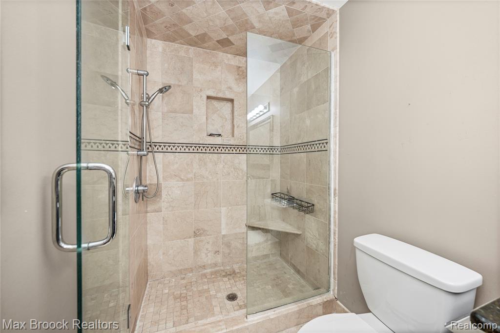 29664 Pine Ridge Circle, Farmington Hills, MI 48331 — Photo 21