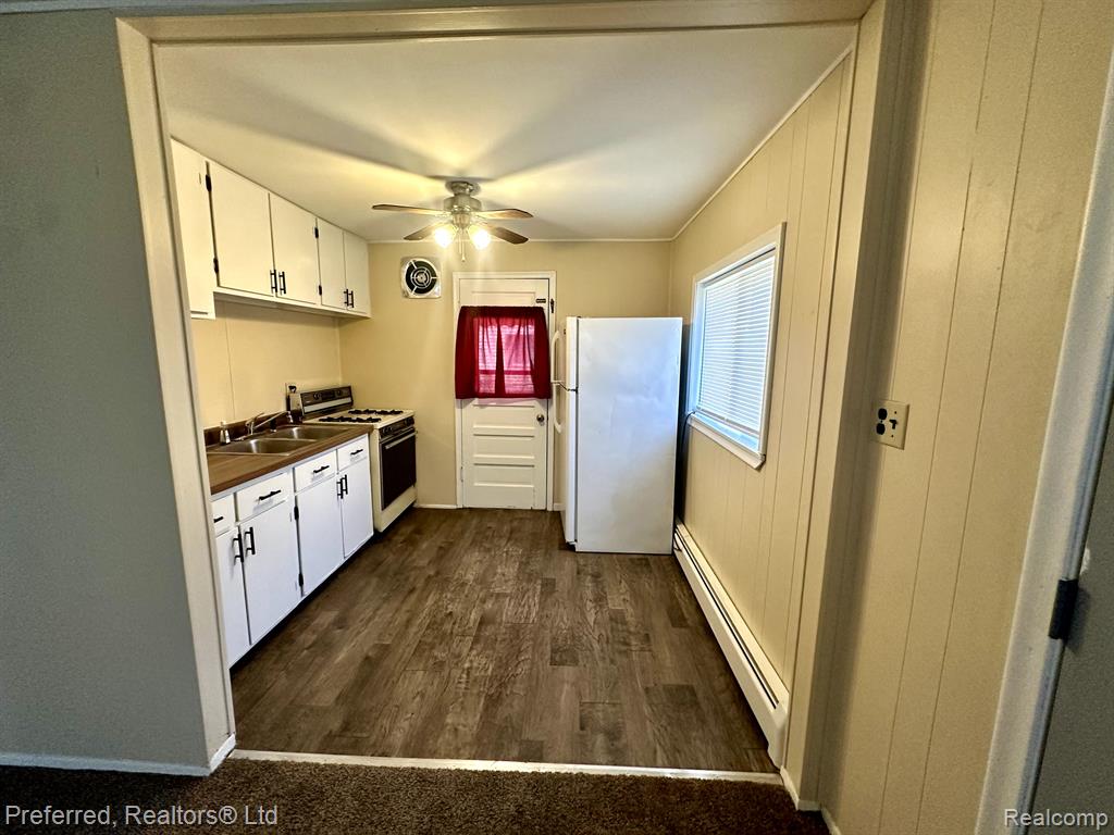 7695 HAZELTON Street, Dearborn Heights, MI 48127 — Photo 4