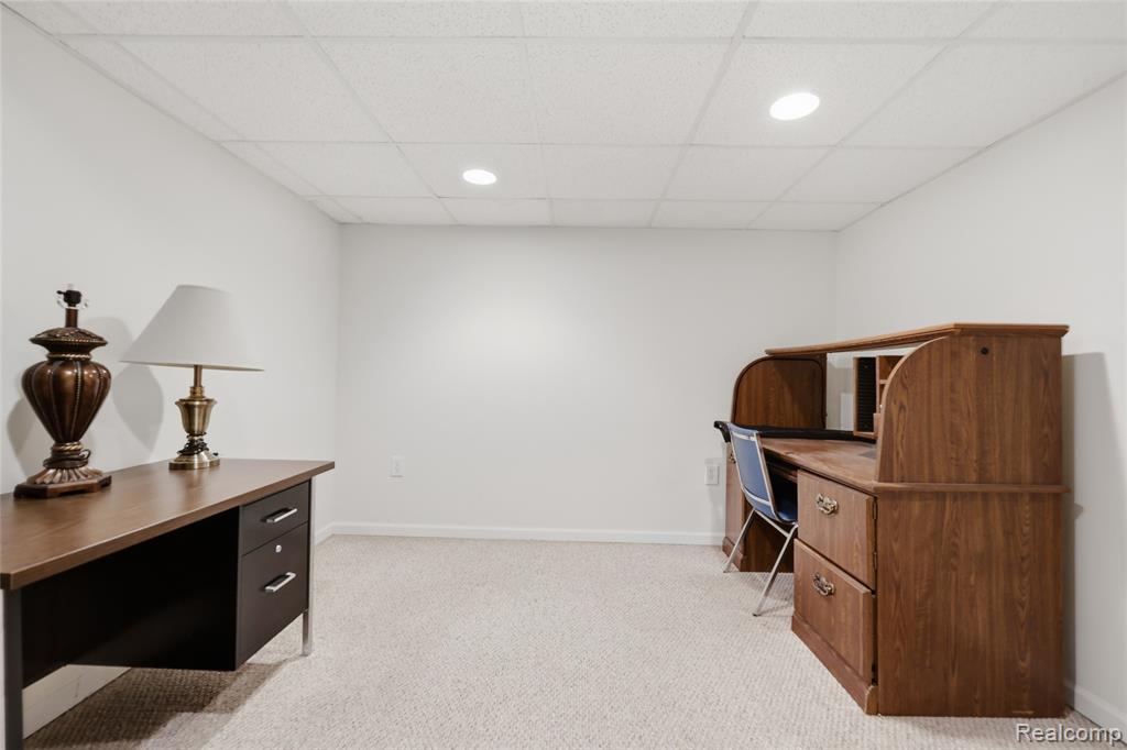 48274 Beacon Square Drive, Macomb, MI 48044 — Photo 46
