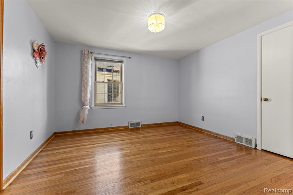 411 S Lafayette Street, Dearborn, MI 48124 — Photo 28
