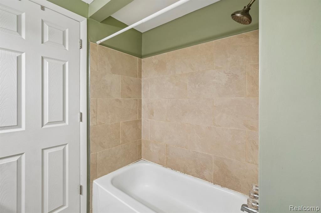 2675 Douglas Drive, Bloomfield Hills, MI 48304 — Photo 26
