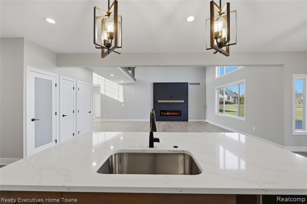 35701 Strongford Drive, New Baltimore, MI, 48047