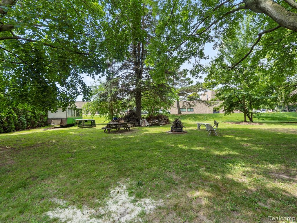 48425 Romeo Plank Road, Macomb, MI 48044 — Photo 30