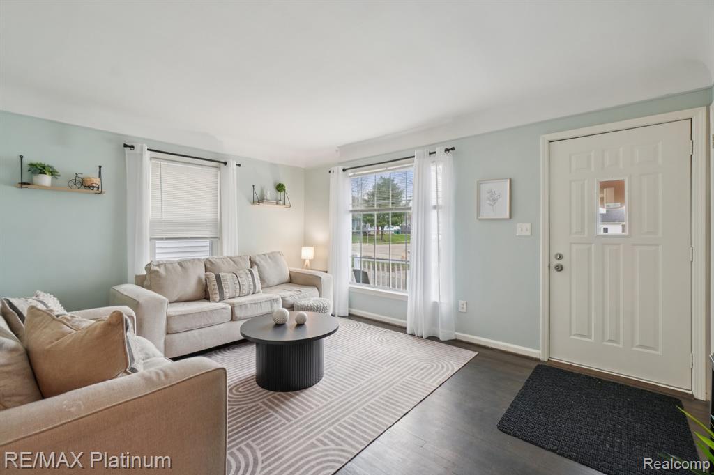 521 W Crane Street, Howell, MI 48843 — Photo 3