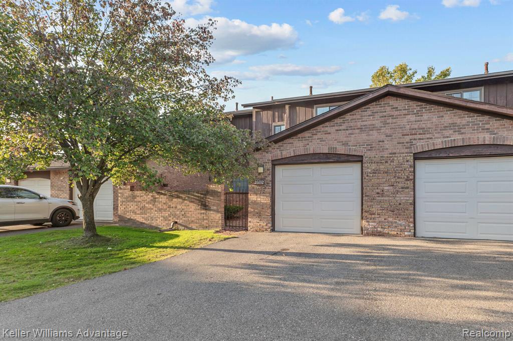 26692 Summerdale Drive, Southfield, MI 48033 — Photo 2