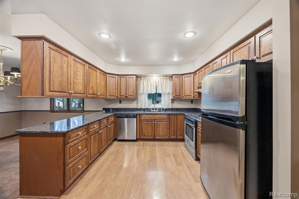 21650 Telegraph Road, Romulus, MI 48174 — Photo 13