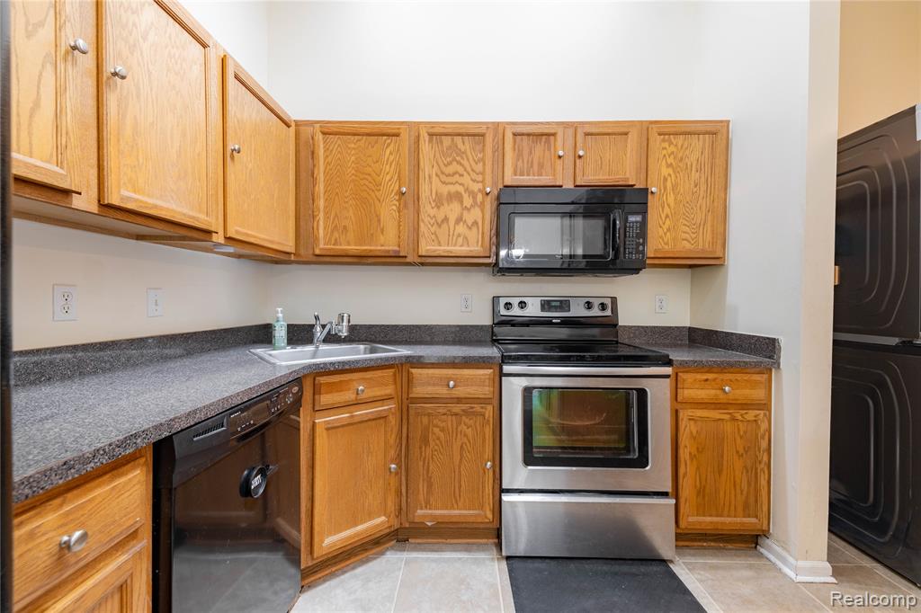 23342 Stiles Court, Trenton, MI 48183 — Photo 12