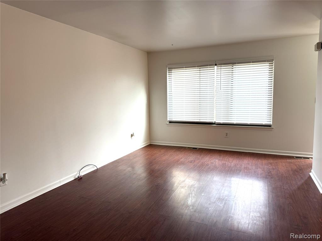 27048 Winchester Street, Brownstown, MI 48183 — Photo 10