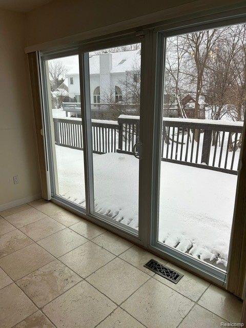 6597 TORYBROOKE Circle, West Bloomfield, MI 48323 — Photo 5