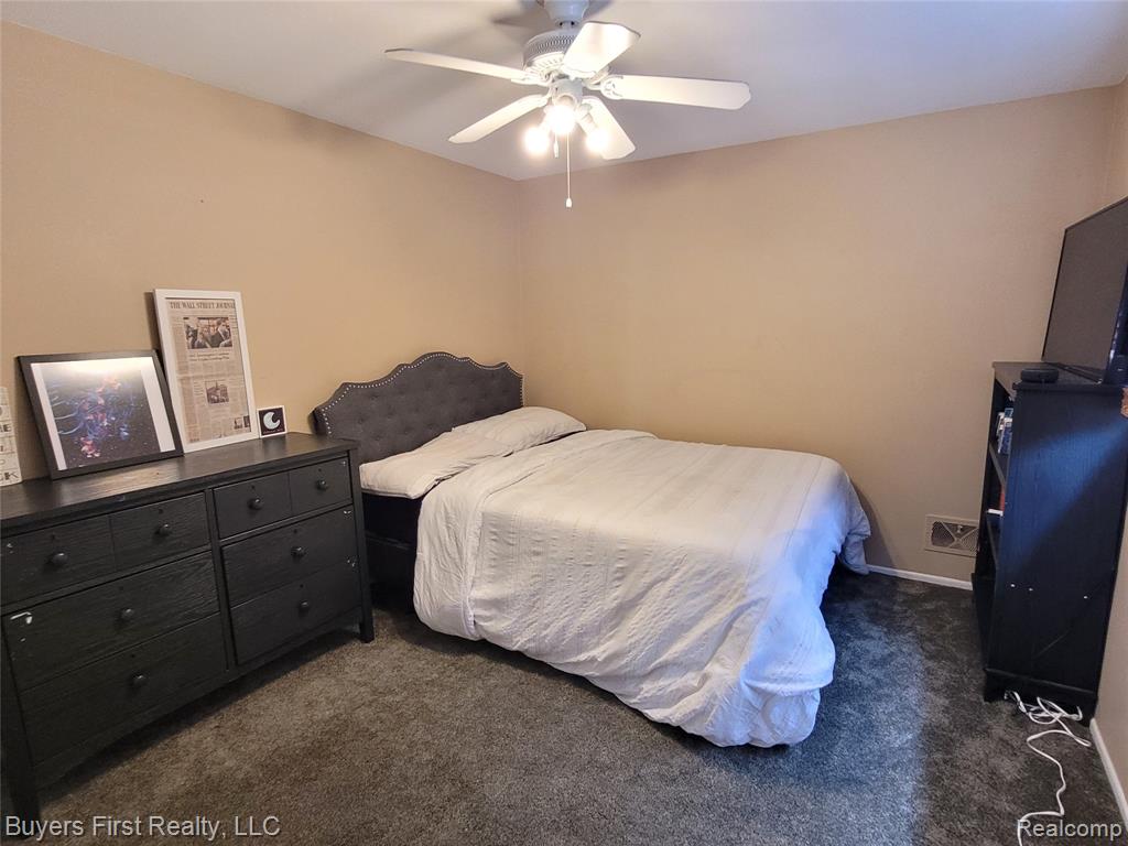 26040 Marlowe Place, Oak Park, MI 48237 — Photo 16