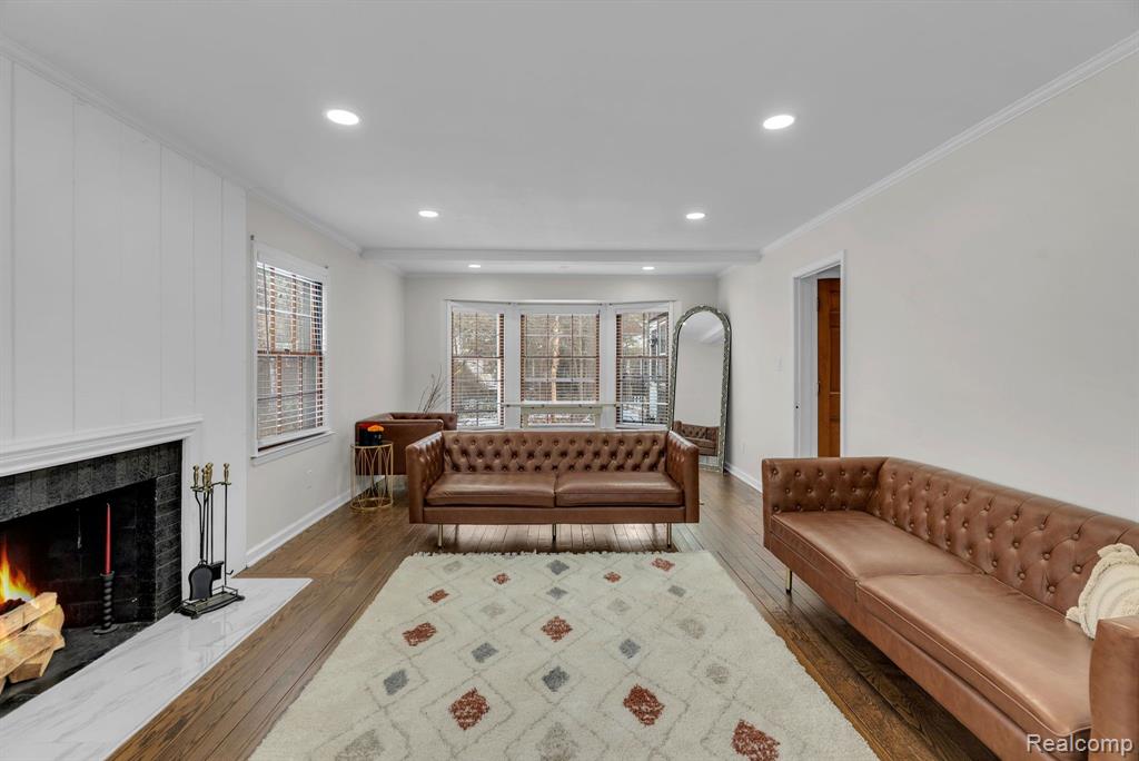 6 CLINTON Lane, Dearborn, MI 48120 — Photo 5