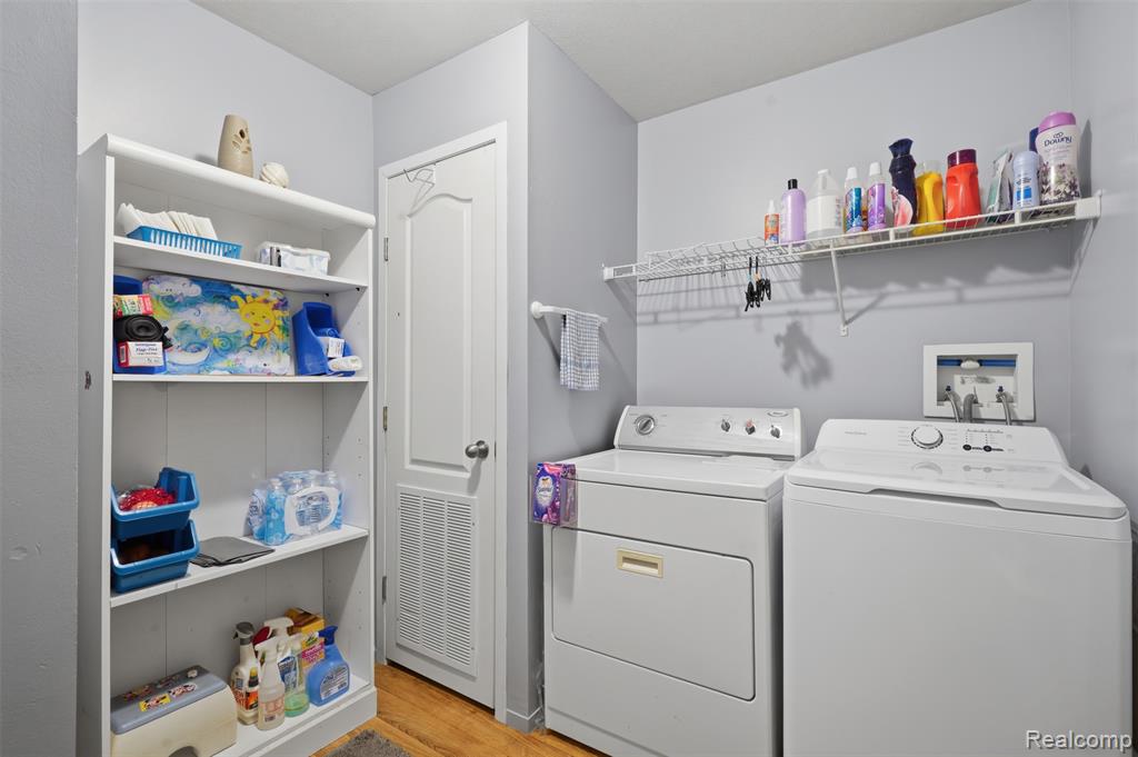 11802 Stoneridge Court, South Lyon, MI 48178 — Photo 12