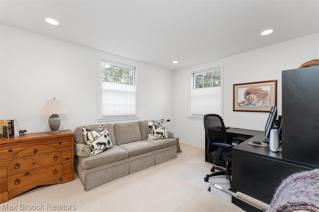 919 W Glengarry Circle, Bloomfield Hills, MI 48301 — Photo 43
