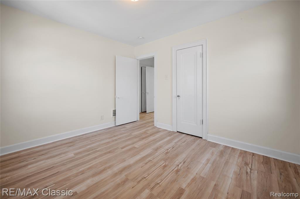 7239 Barrie Street, Dearborn, MI 48126 — Photo 25
