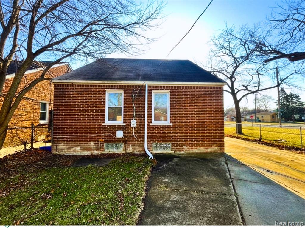 15211 Fairmount Drive, Detroit, MI 48205 — Photo 5