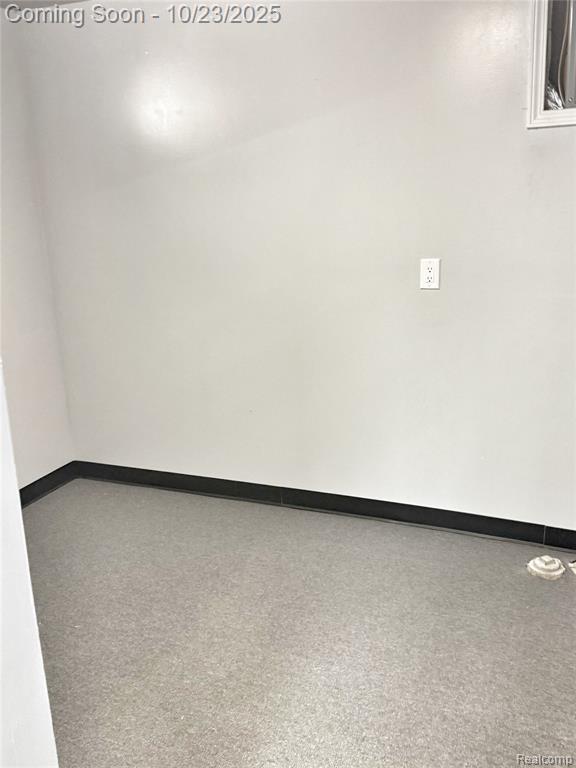 6527 Vaughan Street, Detroit, MI 48228 — Photo 33