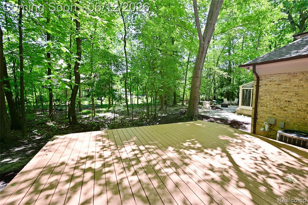 5684 Sussex Court, Troy, MI 48098 — Photo 40