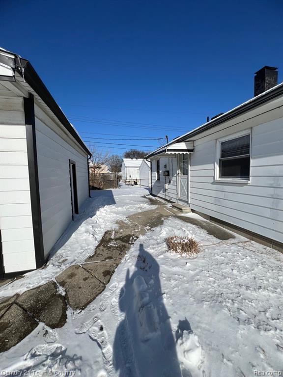 697 E ANNABELLE Avenue, Hazel Park, MI 48030 — Photo 26