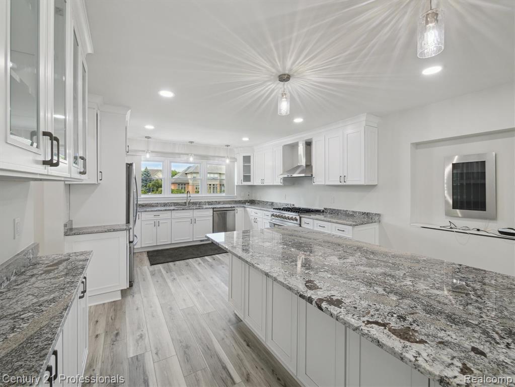 21120 Halsted Road, Farmington Hills, MI 48167 — Photo 14