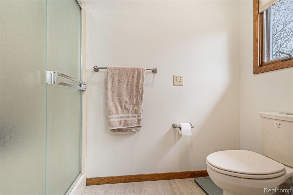 5102 FOXPOINT Circle, Midland, MI 48642 — Photo 17