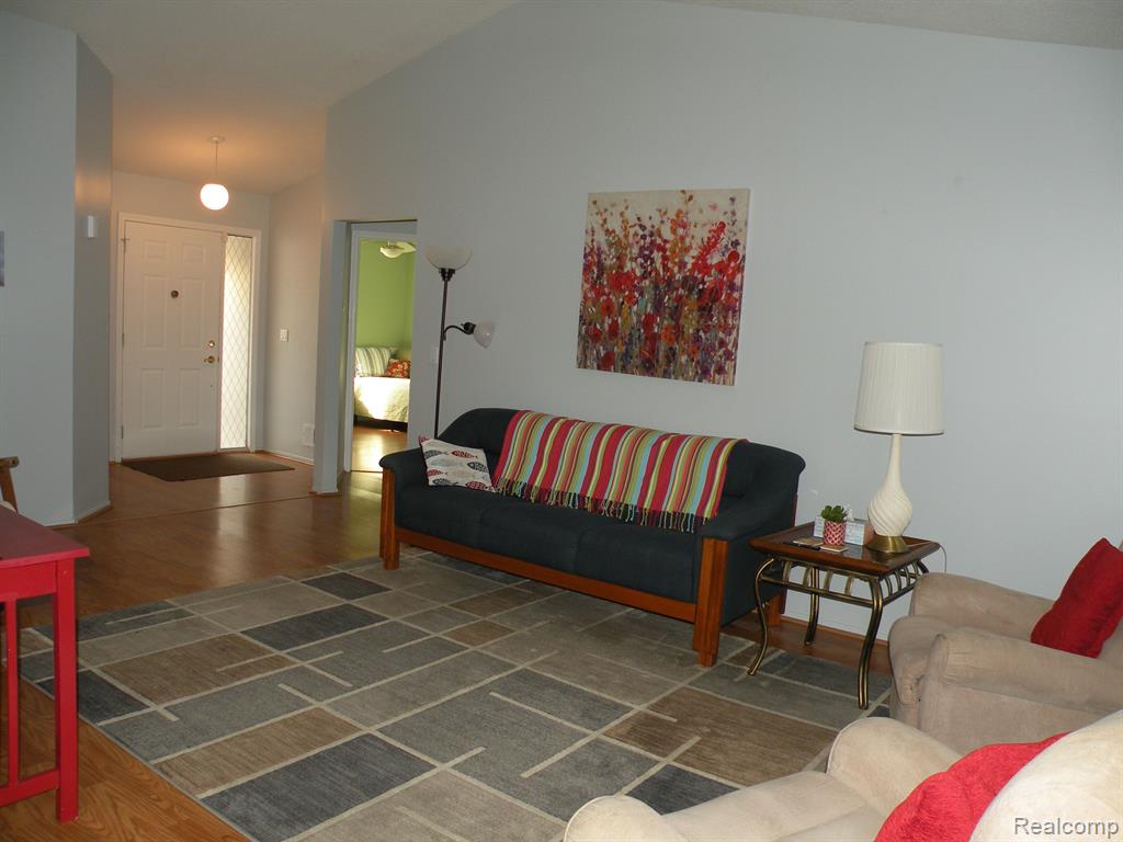 36564 DEERHURST Court, Westland, MI — Photo 4