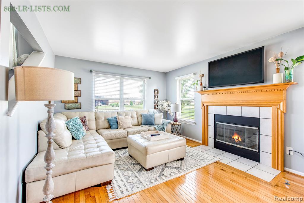 7068 Anna Drive, Belleville, MI 48111 — Photo 13