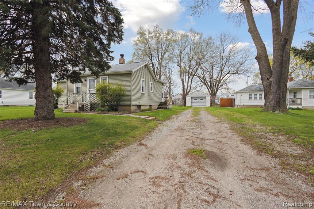 4127 DOUGLAS Avenue, Flint, MI 48506 — Photo 13