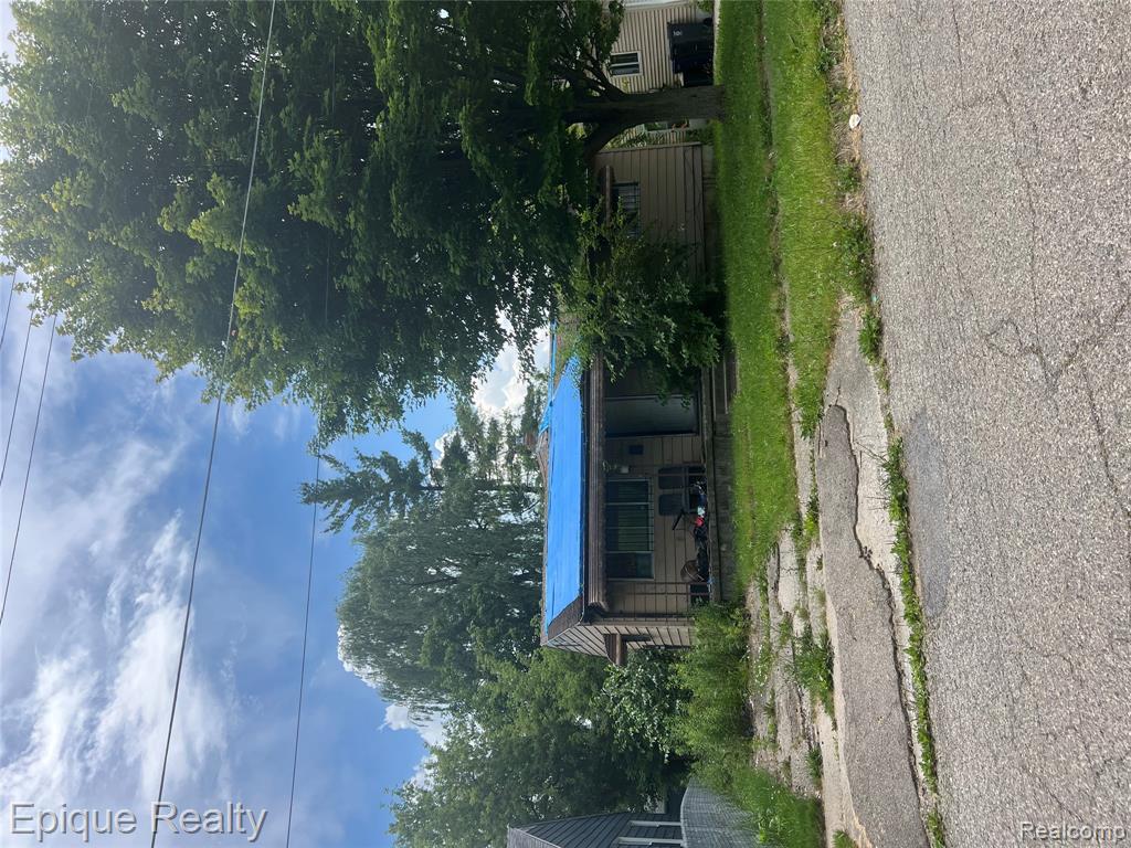 605 W Foss Avenue, Flint, MI 48505 — Photo 2