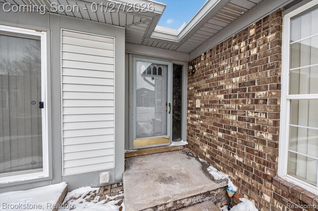48686 French Creek Court, Utica, MI 48315 — Photo 11