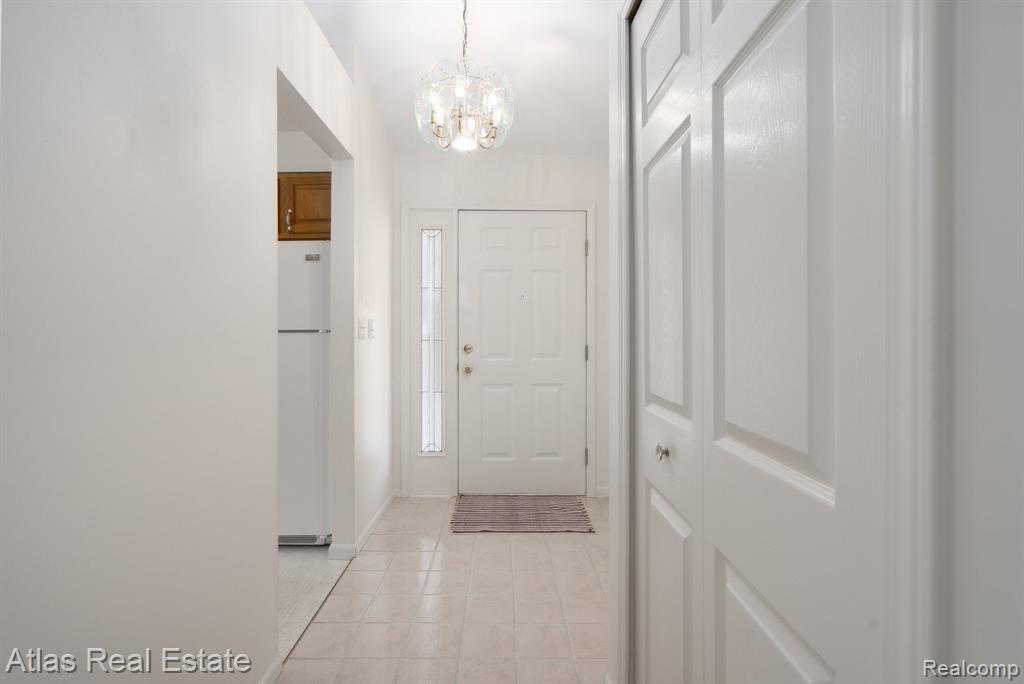 10200 Hawthorne Circle, Goodrich Vlg, MI — Photo 7