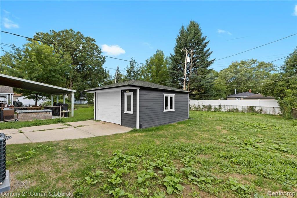 4474 HARDING Street, Dearborn Heights, MI 48125 — Photo 8
