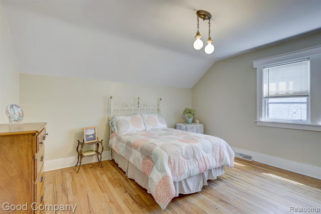 923 W 11 Mile Road, Royal Oak, MI 48067 — Photo 37