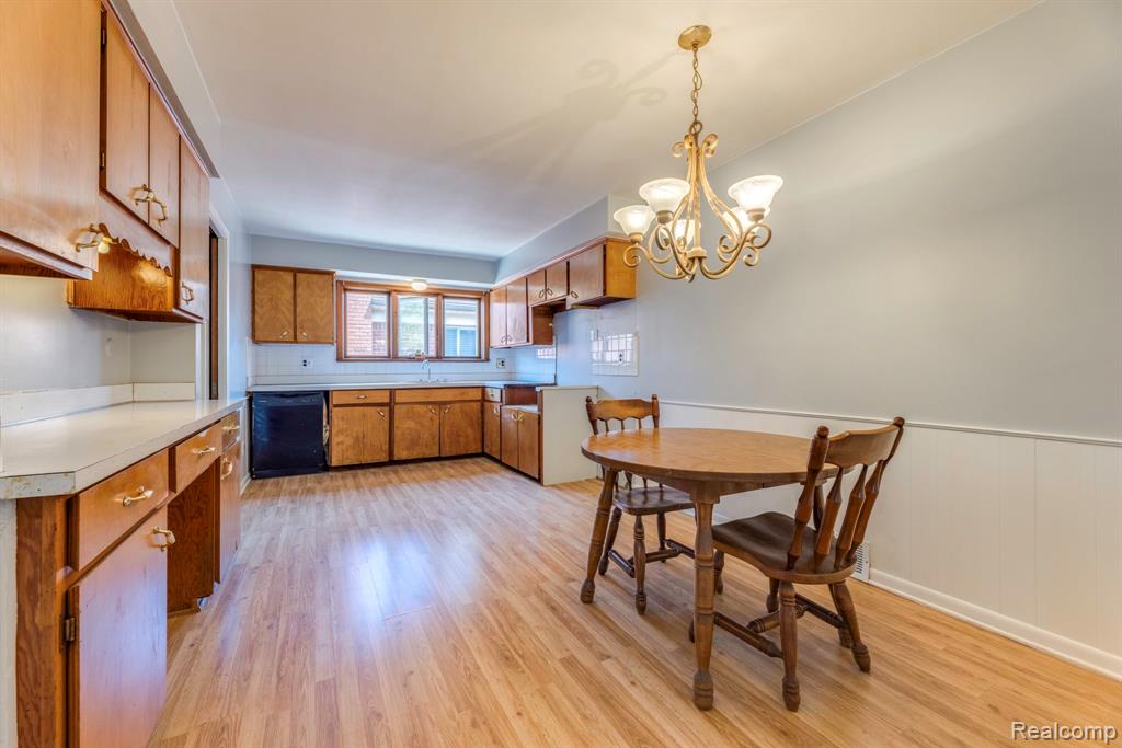 8571 Linda Street, Warren, MI 48093 — Photo 12