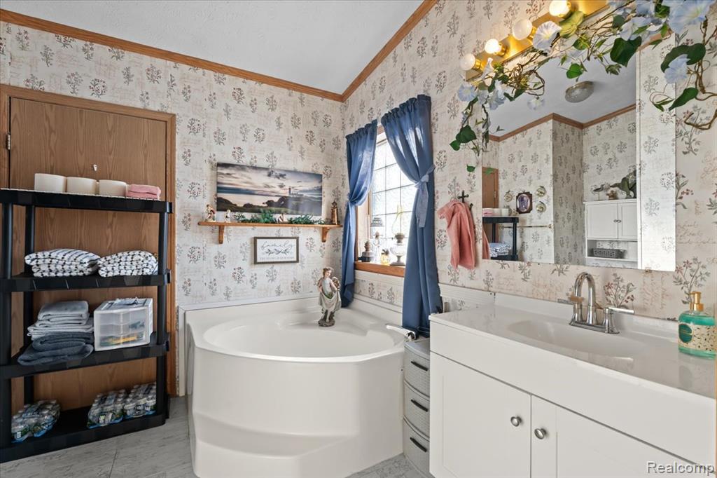 4482 Wynnwood Drive, Howell, MI 48843 — Photo 18