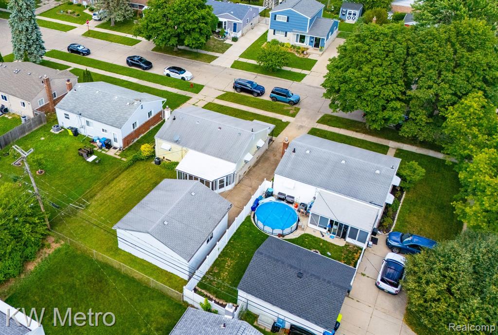 732 Hecht Drive, Madison Heights, MI 48071 — Photo 16