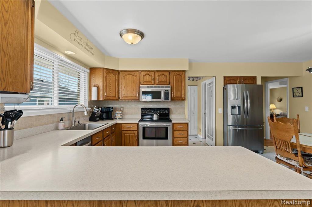 6544 POWDERHORN Drive, Canton, MI 48187 — Photo 11