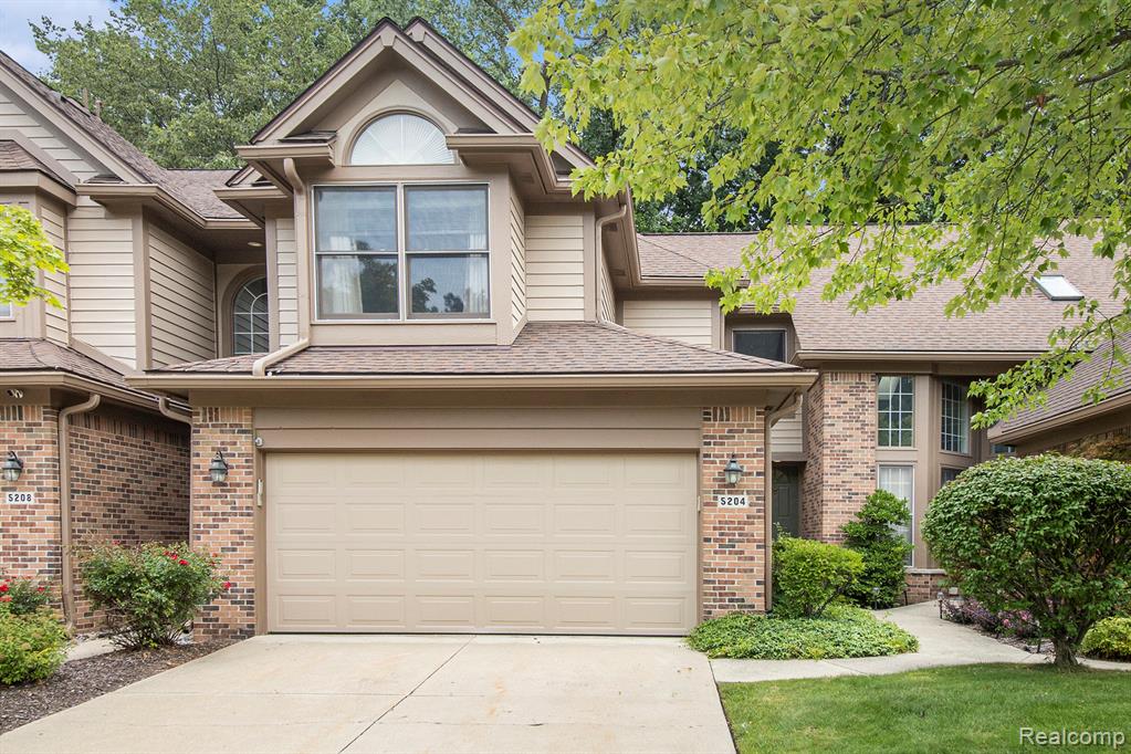 5204 Royal Vale Lane, Dearborn, MI 48126 — front exterior