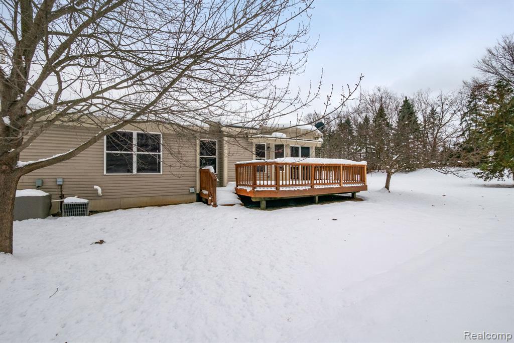 671 Woodhaven Drive, Commerce Twp, MI 48390 — Photo 56