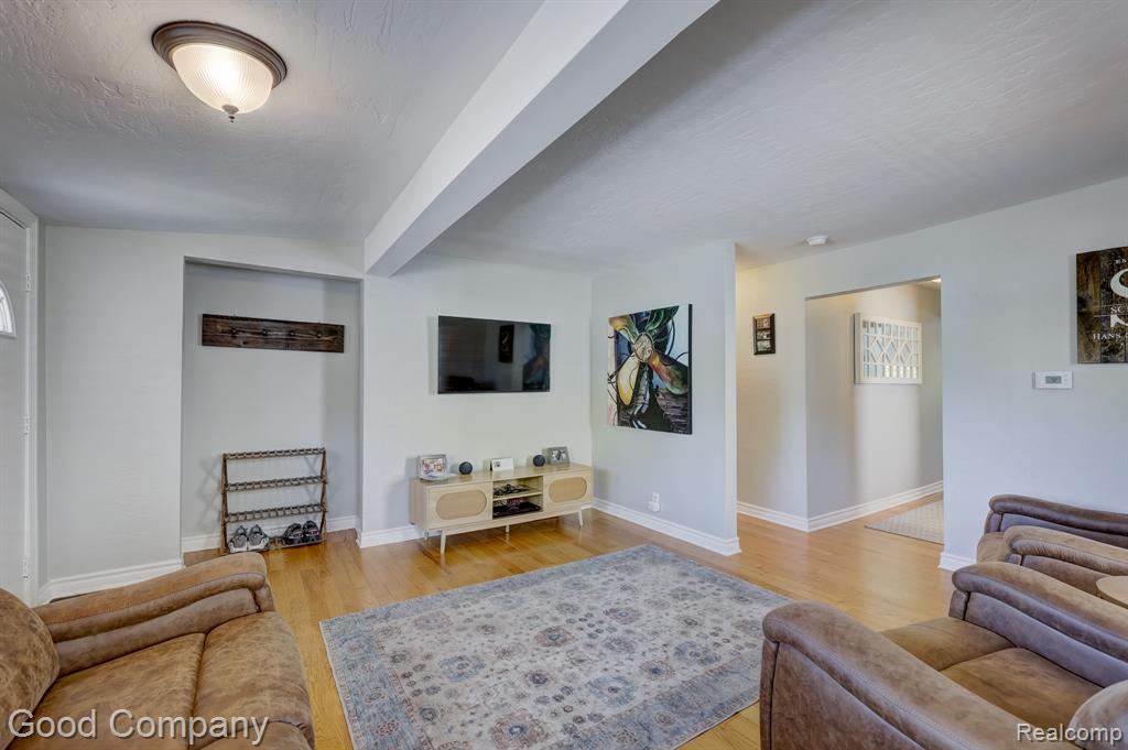 45 W Morehouse Avenue, Hazel Park, MI 48030 — Photo 3