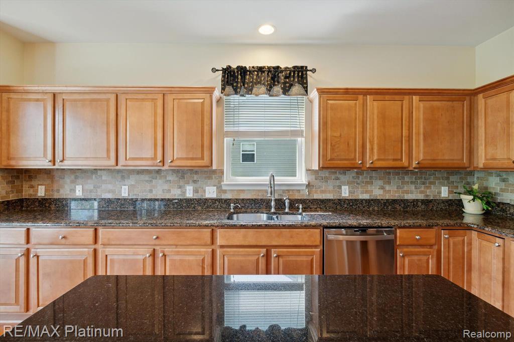 3872 RAINIER Drive, 94, Howell, MI 48843 — Photo 14