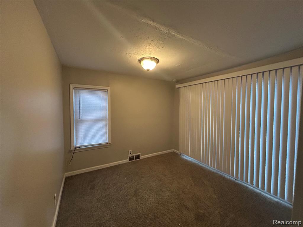 15545 WOODBINE, Redford, MI 48239 — Photo 8