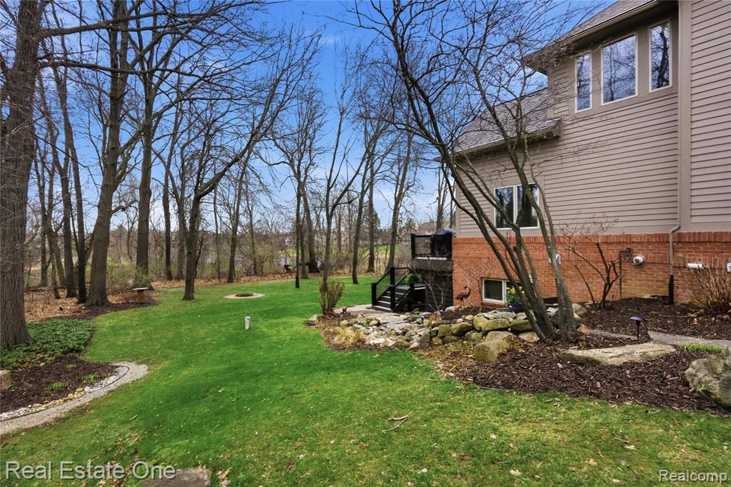 10152 Rosemarie Run, Brighton, MI 48114 — Photo 50