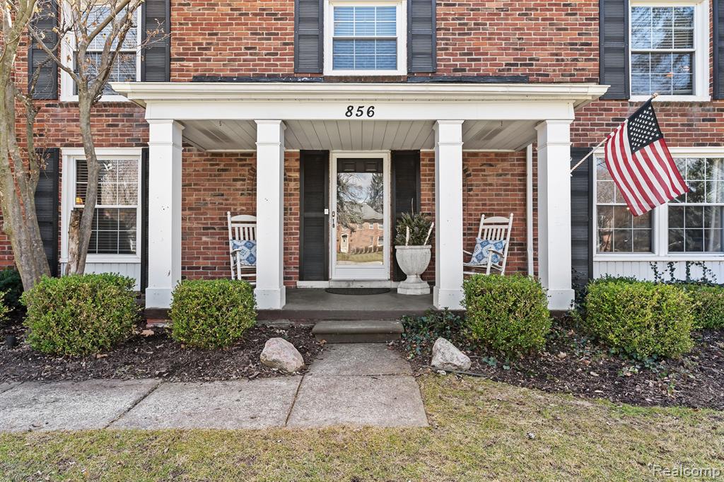 856 THORNTREE, Bloomfield Hills, MI 48304 — Photo 2