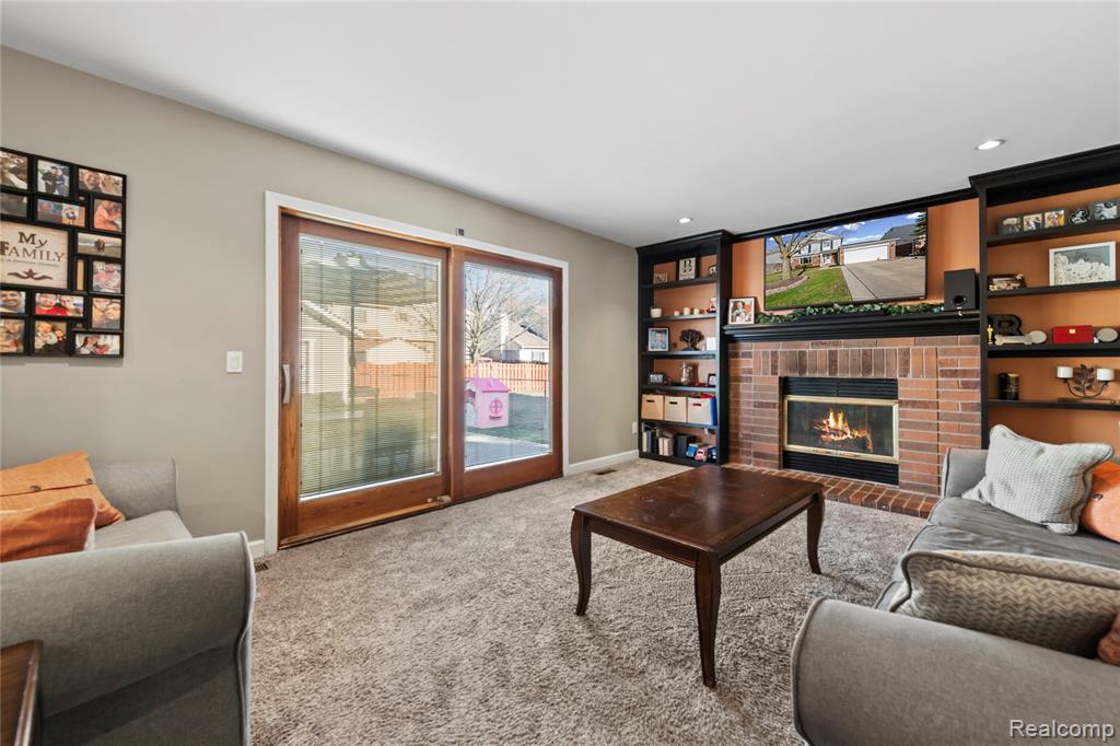 22303 Knollwood Drive, Flat Rock, MI 48134 — Photo 12