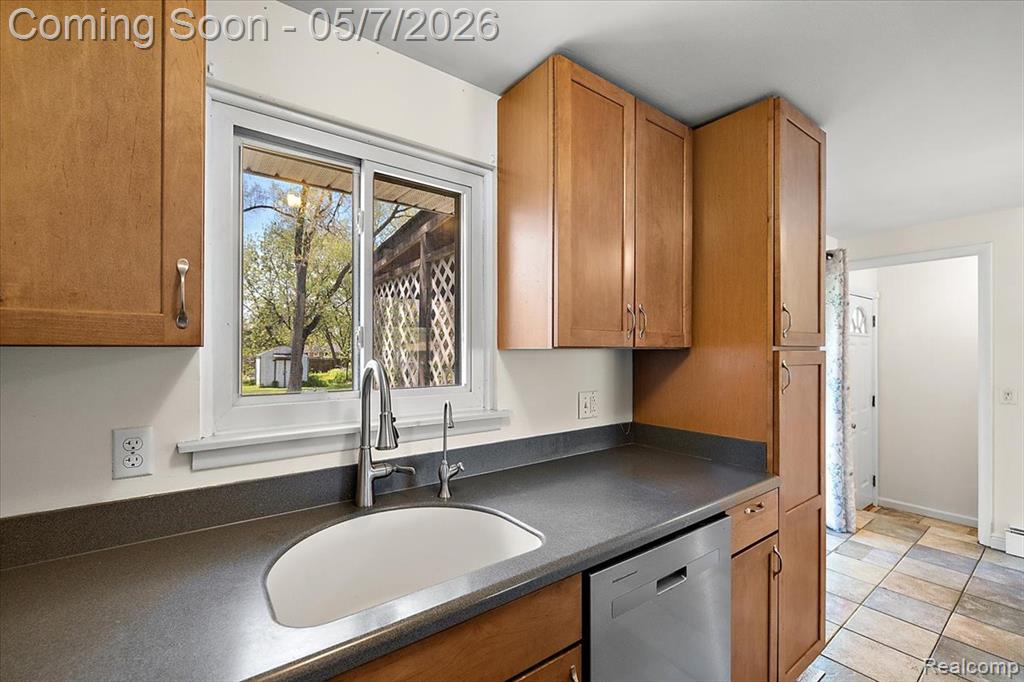 2795 Woodbury Street, Walled Lake, MI 48390 — Photo 17
